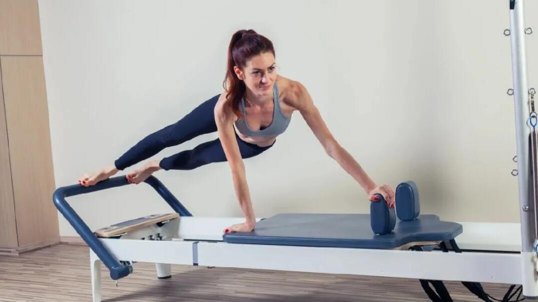 Bakit sikat na sikat ang Pilates Core Bed?