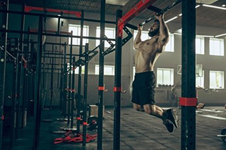 Anong kagamitan sa fitness ang dapat isama sa isang kumpletong gym?