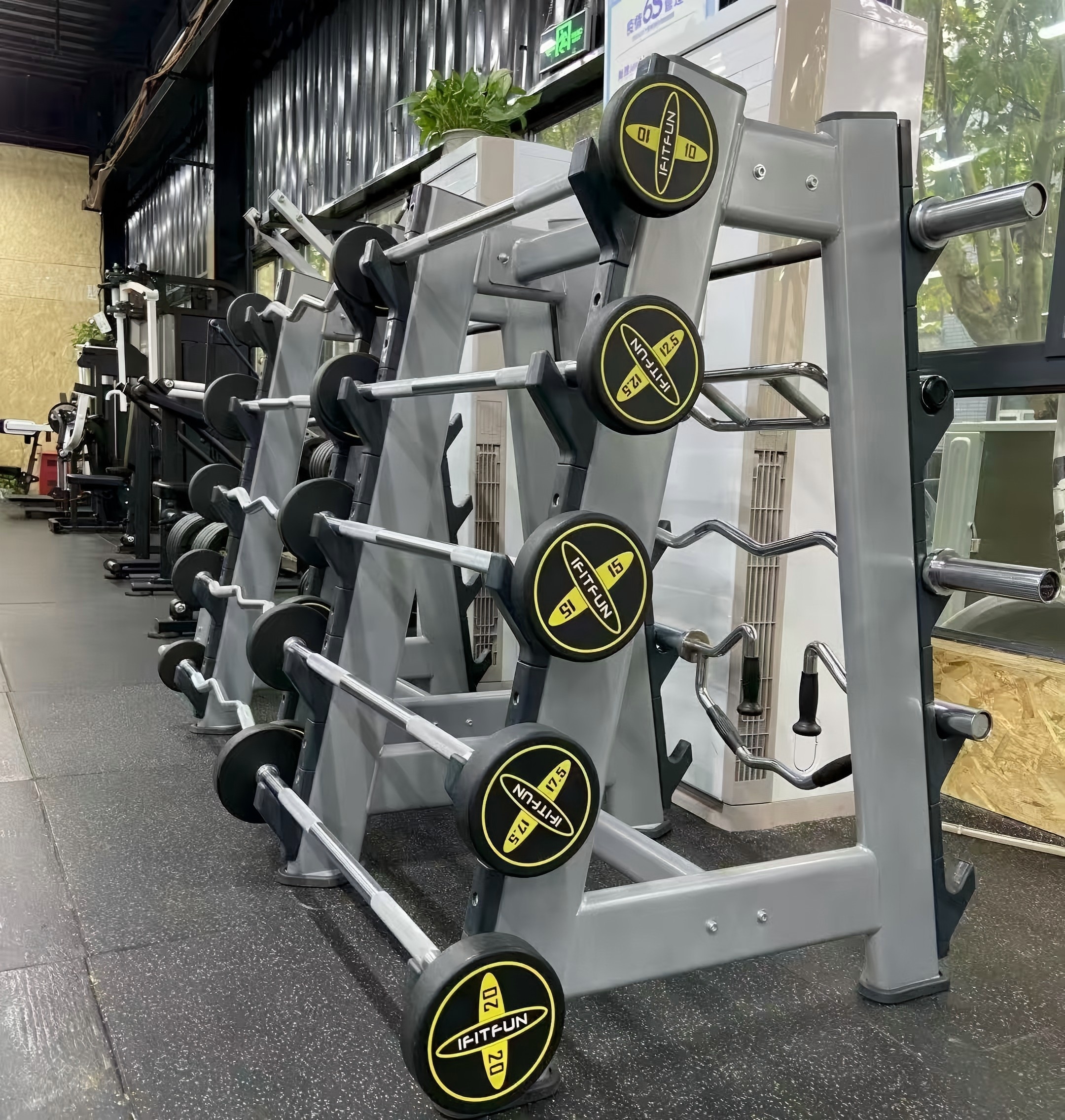 Gabay sa pagpili ng mga bar ng barbell para sa kagamitan sa fitness