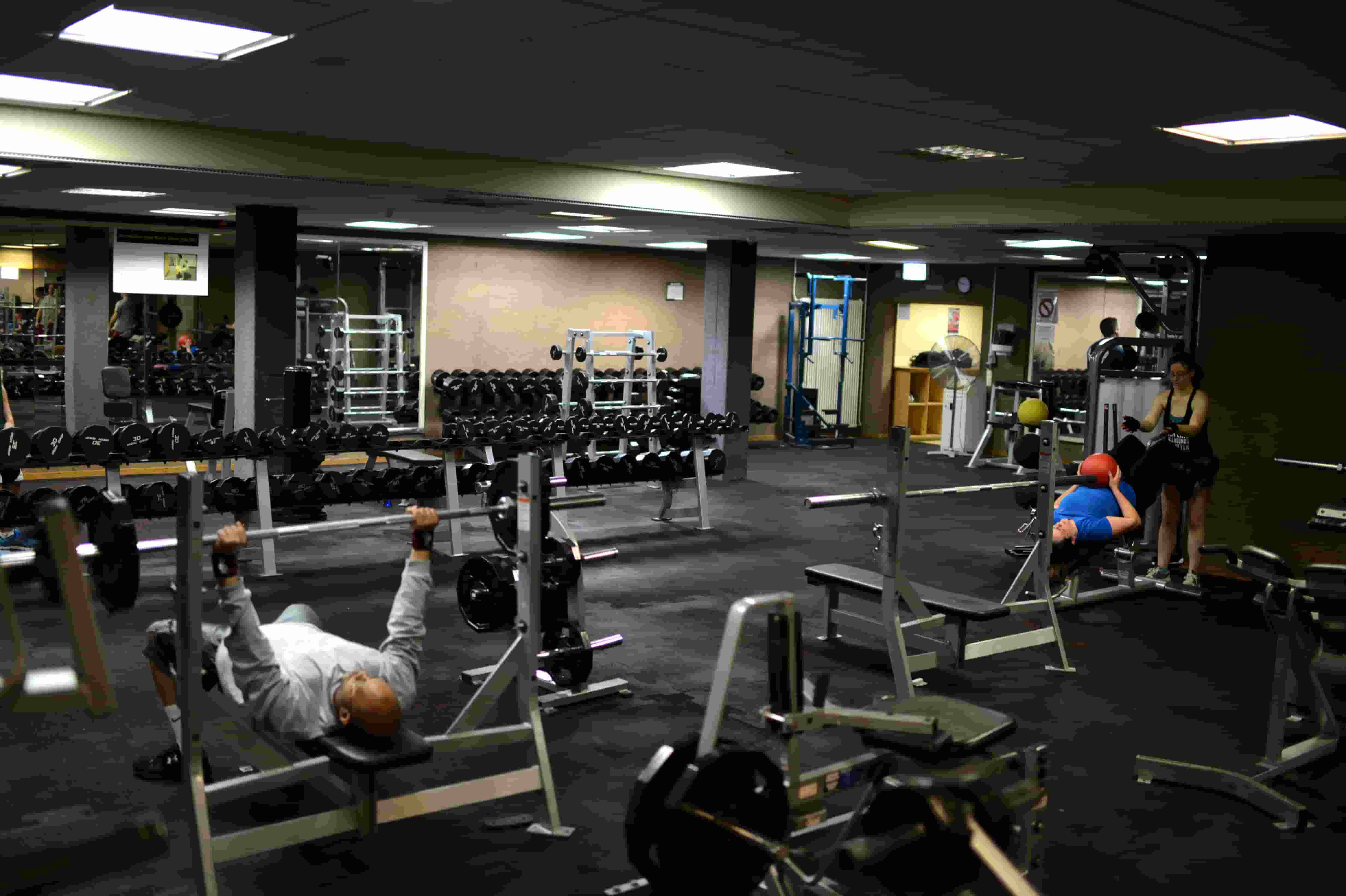 Pitong Ehersisyo para Matulungan kang Mabilis na Mabuo ang Muscle at Makamit ang Mahusay na Katawan