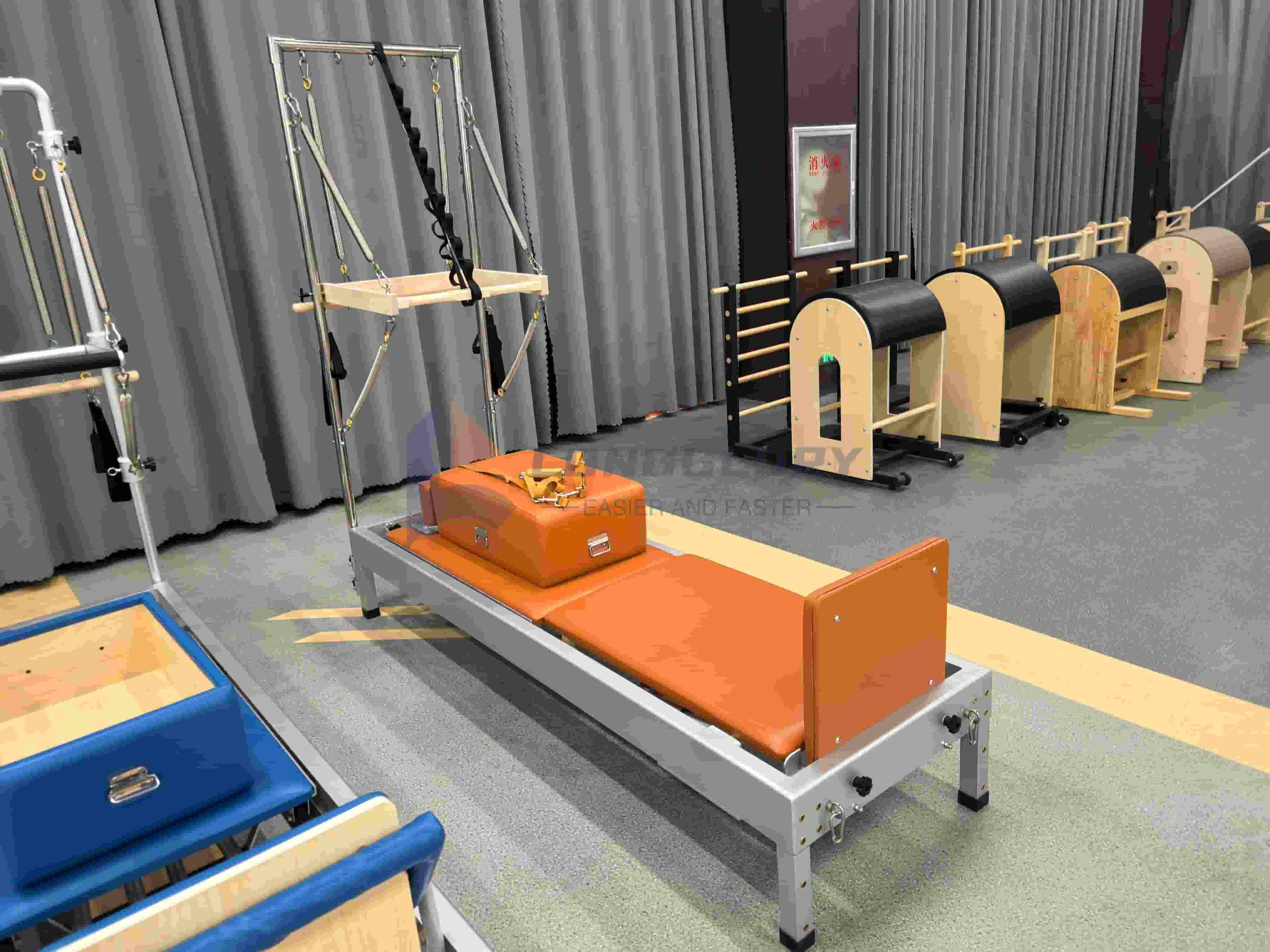 Aluminum Pilates Reformer na may Tore