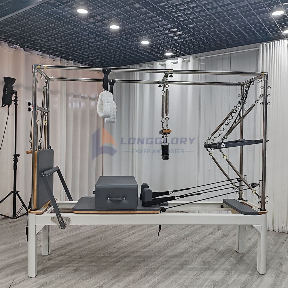 Aluminyo tatlo sa isang Pilates Cadillac Reformer