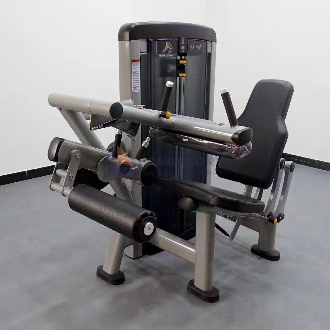Nakaupo sa Leg Curl Machine